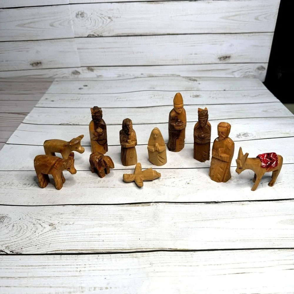 Hand Carved Wooden Nativity Scene 11 pcs Vintage christmas Figures Mary Jesus